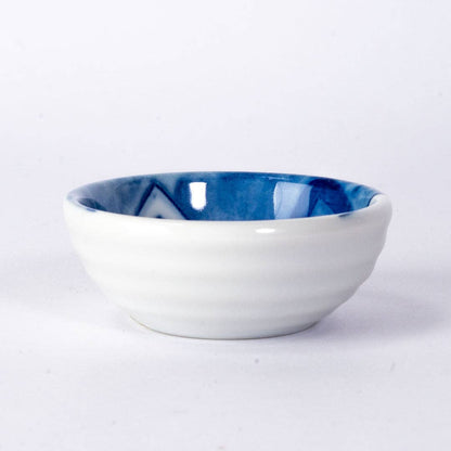 Fukamezara Lucky Cat Maneki Neko Porcelain Sauce Dish – 2.36 in. Round JP