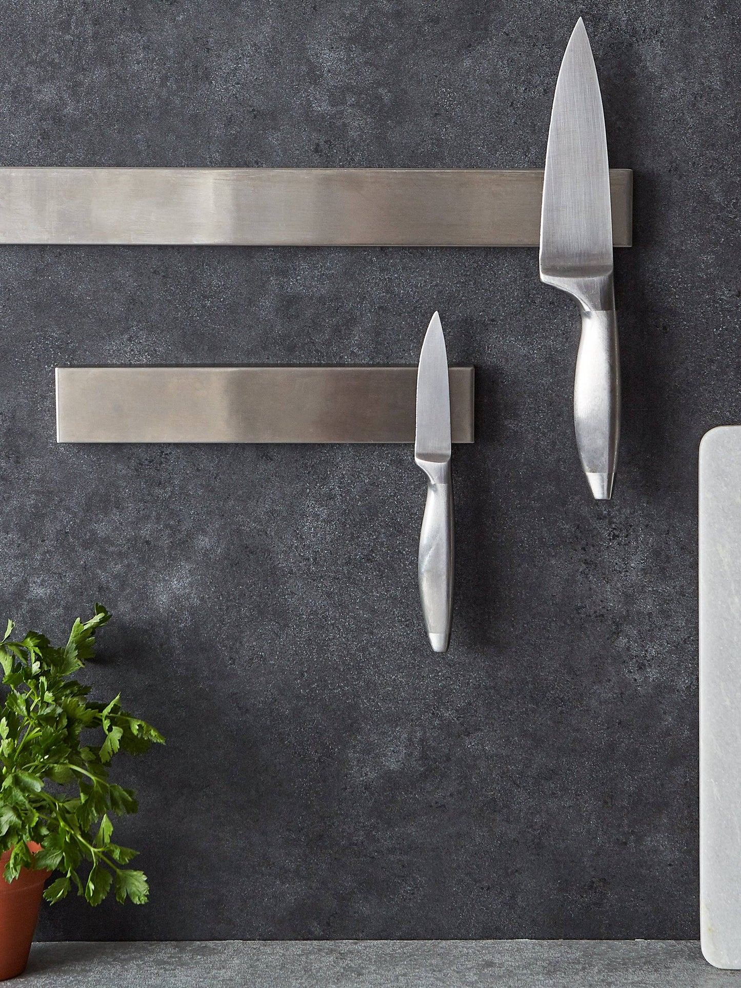 Deluxe Magnetic Knife Bar - 10In