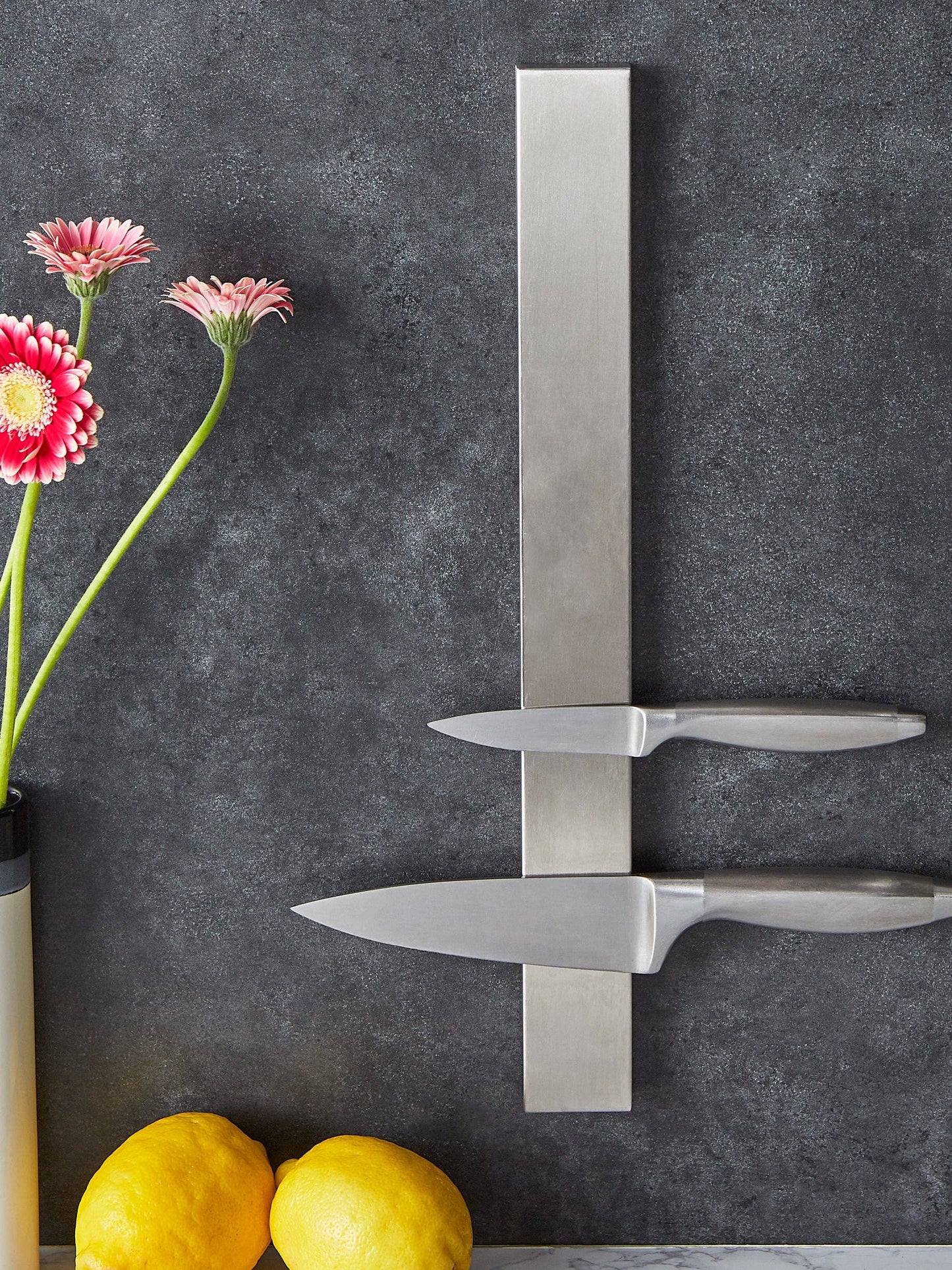 Deluxe Magnetic Knife Bar - 18In