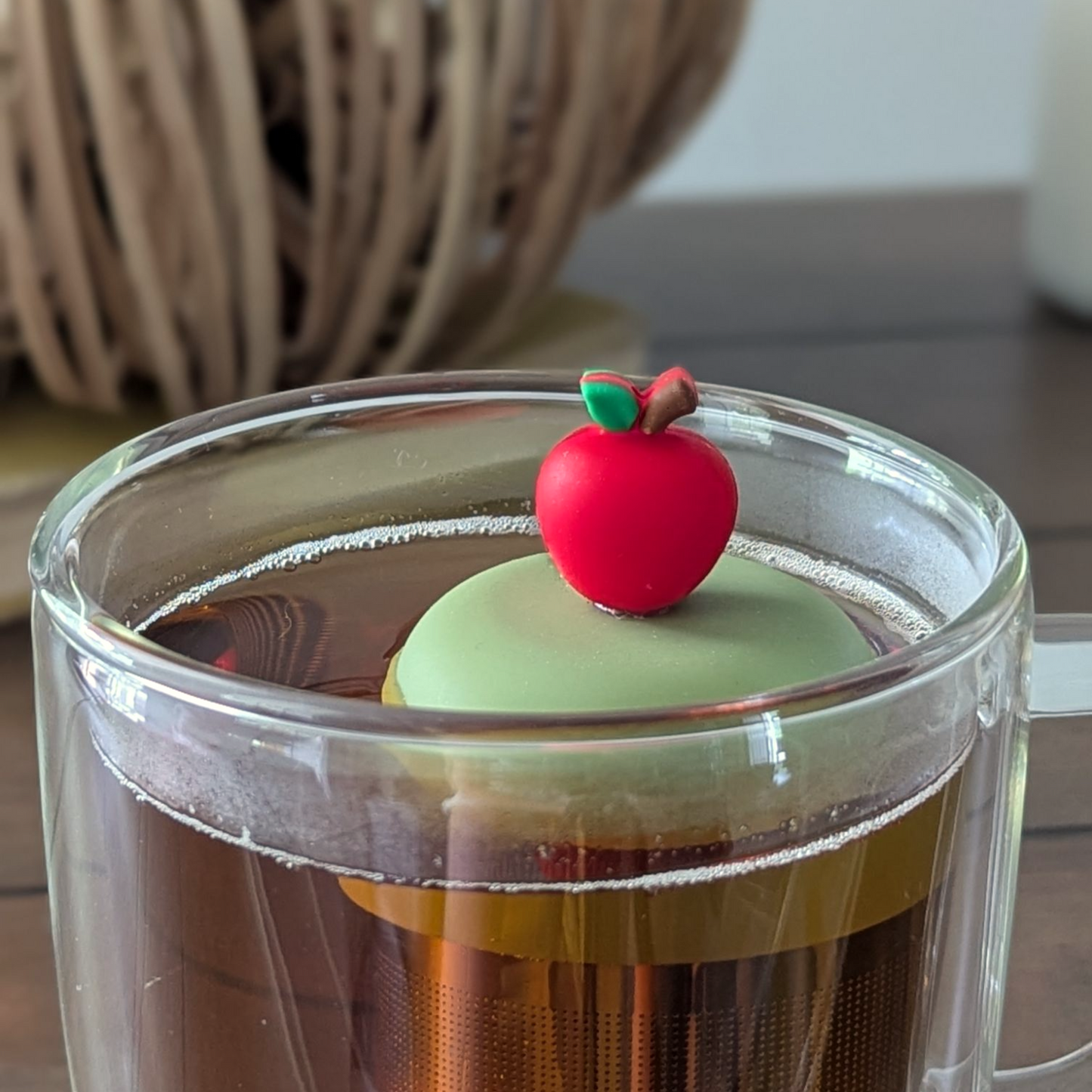 Red Apple | Floating Tea Infuser | Green Base | Red Apple