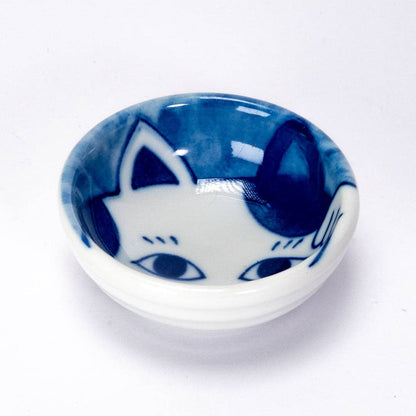 Fukamezara Lucky Cat Maneki Neko Porcelain Sauce Dish – 2.36 in. Round JP